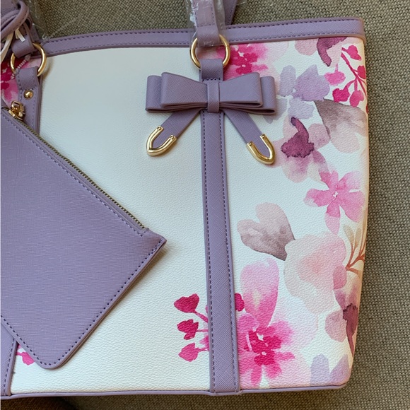 NWT Alyssa Large Tote Floral Design White Pink Purple Gold Hardware - Picture 3 of 14